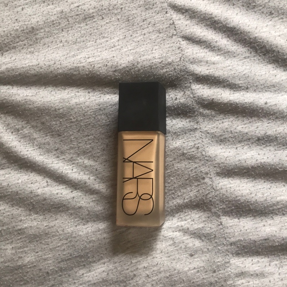 NARS All Day Luminous Weightless Foundation